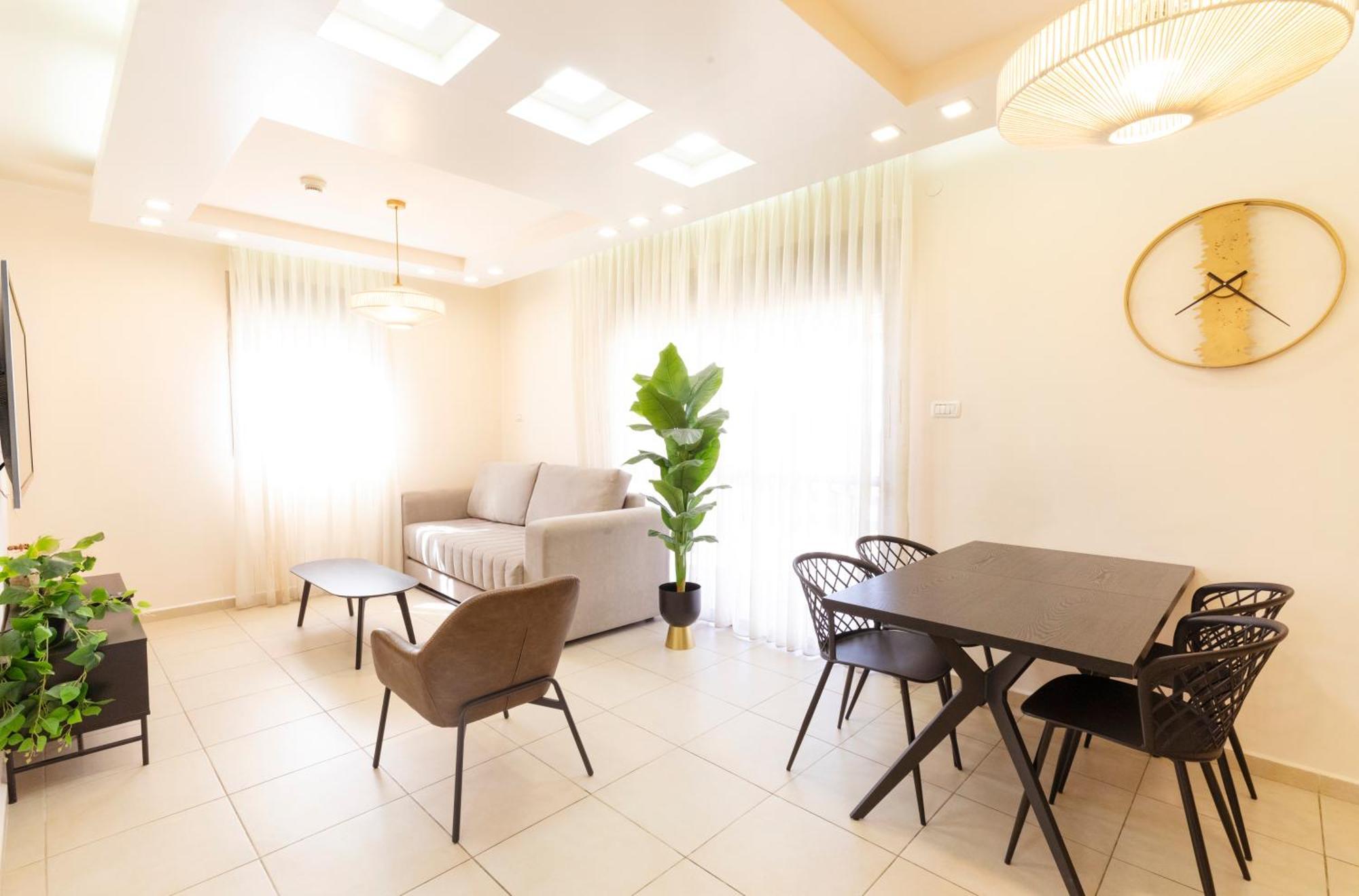 Almogim Suites Eilat Hotel (Adults Only) Buitenkant foto